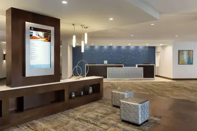 Photo 4 - DoubleTree by Hilton Hartford - Bradley Airport