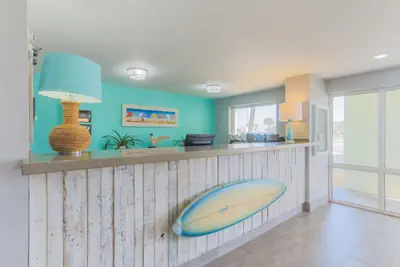Photo 4 - Surf & Sand Hotel