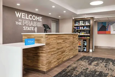 Photo 5 - Hampton Inn Chicago-O'Hare International Airport