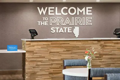 Photo 4 - Hampton Inn Chicago-O'Hare International Airport