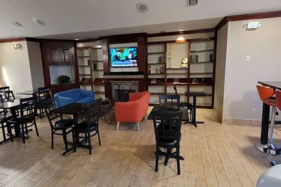 Photo 4 - Quality Inn & Suites Columbia I-70