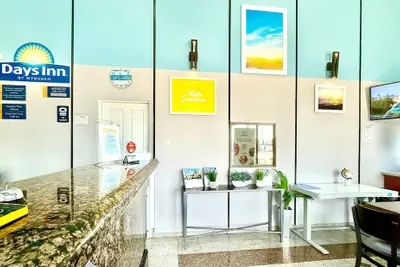 Photo 5 - Days Inn by Wyndham Los Angeles LAX Airport/Stadium Area
