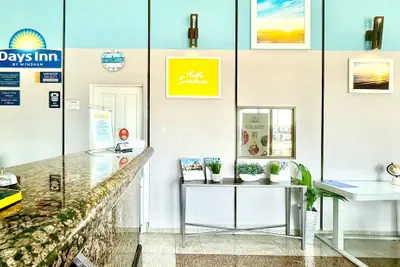 Photo 5 - Days Inn by Wyndham Los Angeles LAX Airport/Stadium Area