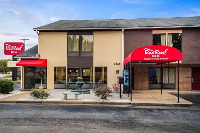 Photo 2 - Red Roof Inn Spartanburg – I-26