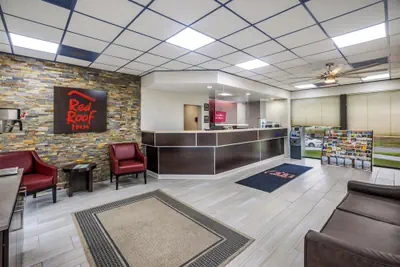 Photo 4 - Red Roof Inn Savannah - Southside/Midtown
