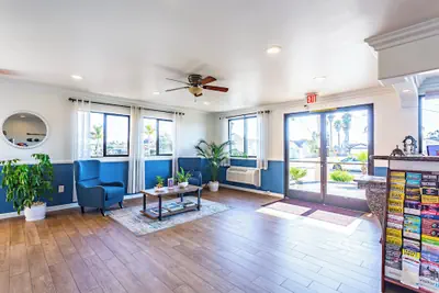 Photo 2 - Aloha Inn