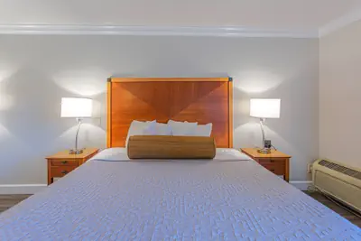 Photo 5 - Aloha Inn