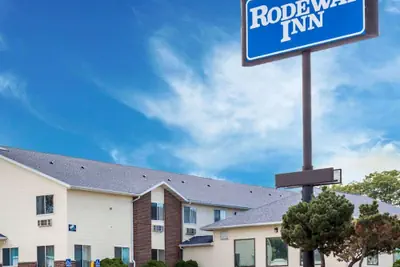 Photo 2 - Rodeway Inn Cedar Rapids Westdale