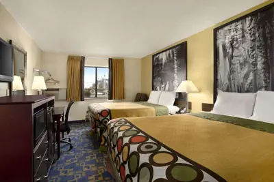 Photo 5 - Super 8 by Wyndham Carlsbad