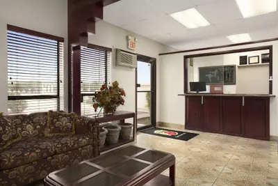 Photo 3 - Super 8 by Wyndham Carlsbad