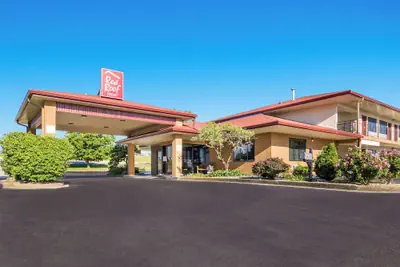 Photo 2 - Red Roof Inn Shelbyville