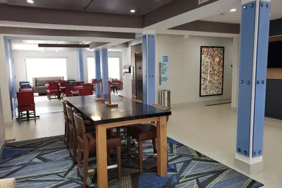 Photo 2 - Holiday Inn Express Arlington by IHG