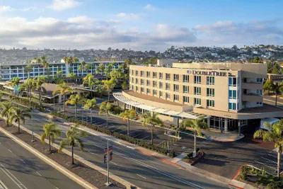 Photo 2 - DoubleTree by Hilton San Diego Bayside