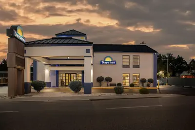 Photo 2 - Days Inn by Wyndham Salem