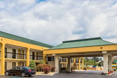 Photo 2 - Rodeway Inn Knoxville East