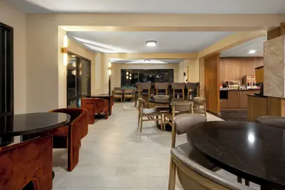 Photo 4 - Best Western Plus Meadowlands