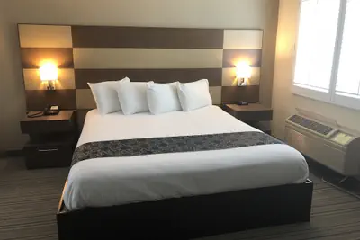 Photo 3 - Good Living Inn