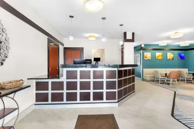 Photo 4 - Comfort Inn Marion