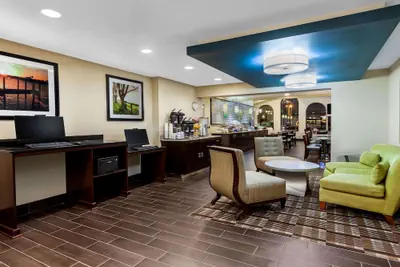 Photo 3 - La Quinta Inn by Wyndham Sandusky near Cedar Point