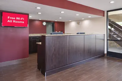 Photo 4 - Red Roof Inn Champaign - University