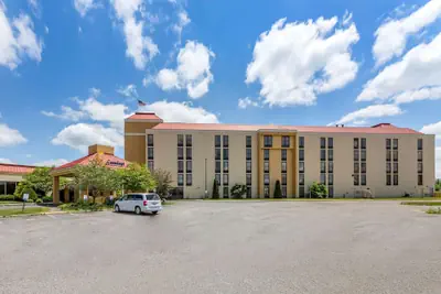 Photo 2 - Comfort Inn Alliance