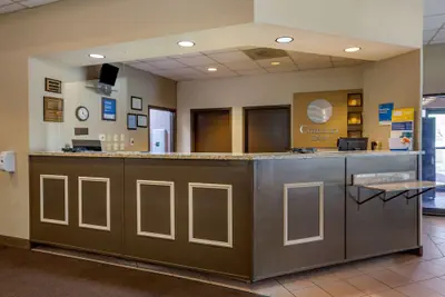 Photo 4 - Comfort Inn Alliance
