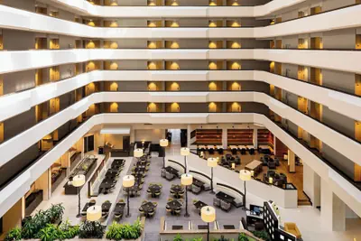 Photo 2 - Sheraton West Des Moines Hotel