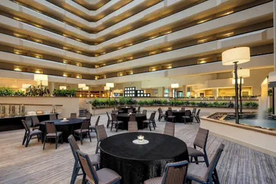 Photo 4 - Sheraton West Des Moines Hotel