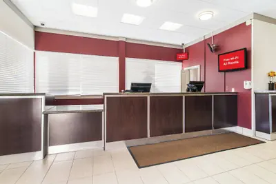 Photo 4 - Red Roof Inn Seattle Airport - SEATAC
