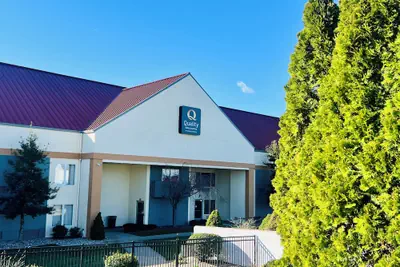 Photo 2 - Quality Inn & Suites Elizabethtown