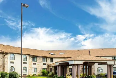 Photo 2 - Quality Inn Elyria