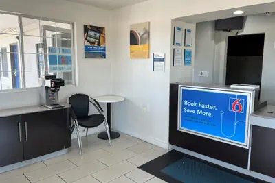 Photo 3 - Motel 6 Visalia, CA