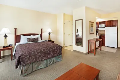 Photo 2 - Staybridge Suites Oak Ridge by IHG