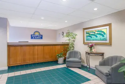 Photo 2 - Days Inn & Suites by Wyndham Navarre - near Beaches/Hurlburt