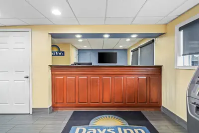 Photo 4 - Days Inn by Wyndham Jacksonville NC