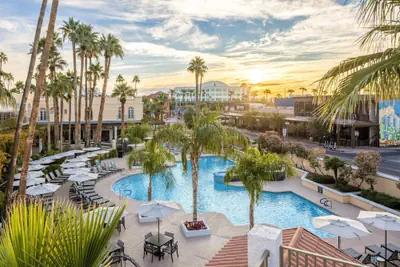 Photo 2 - Crowne Plaza Phoenix - Chandler Golf Resort by IHG