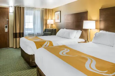 Photo 2 - Quality Inn & Suites Houghton Downtown