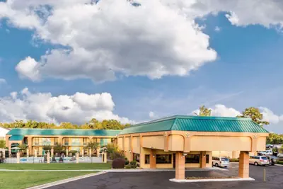 Photo 2 - Quality Inn Macon West