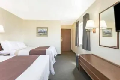 Photo 4 - Days Inn by Wyndham Missoula Airport