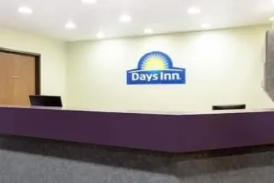 Photo 2 - Days Inn by Wyndham Missoula Airport