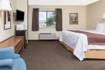 Photo 5 - Days Inn by Wyndham Missoula Airport