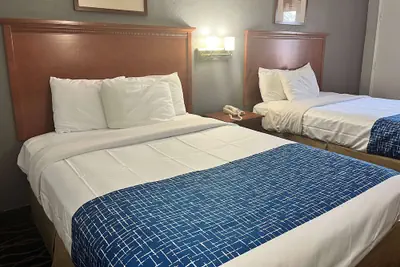 Photo 3 - Travelodge by Wyndham Terre Haute