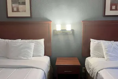 Photo 5 - Travelodge by Wyndham Terre Haute