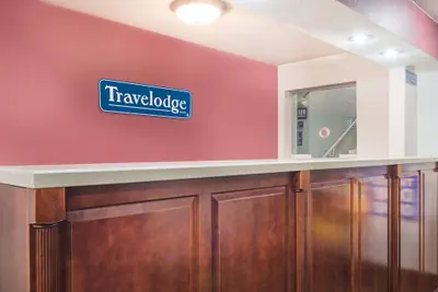 Photo 2 - Travelodge by Wyndham Terre Haute