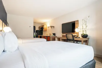 Photo 5 - La Quinta Inn & Suites by Wyndham Danbury
