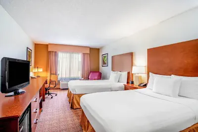 Photo 5 - La Quinta Inn & Suites by Wyndham Danbury