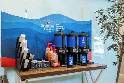Photo 4 - La Quinta Inn & Suites by Wyndham Danbury