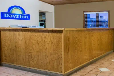 Photo 3 - Days Inn by Wyndham West Allis/Milwaukee