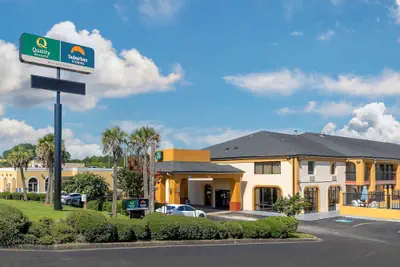 Photo 2 - Quality Inn & Suites Orangeburg