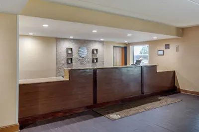 Photo 3 - Suburban Studios Arlington Heights – Elk Grove